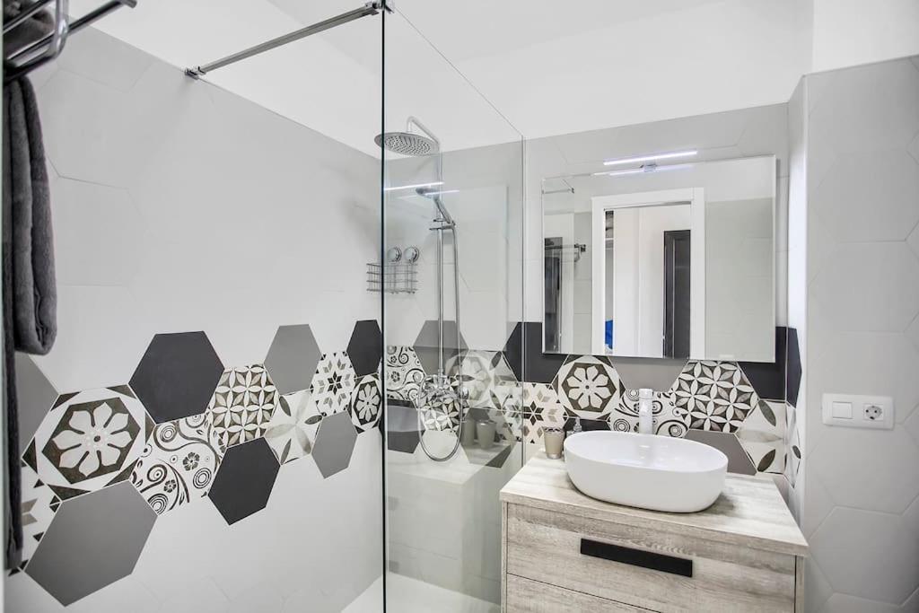 Alexander Apartment Playa De Las Americas المظهر الخارجي الصورة